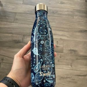 NEW Liberty Fabrics x S’well “Marky” for Starbucks 17oz (17 ounces) Water Bottle